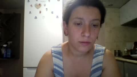 Snapshot of alma_amy chatting on December 17, 9:05 pm Alma online show from December 17, 9:05 pm