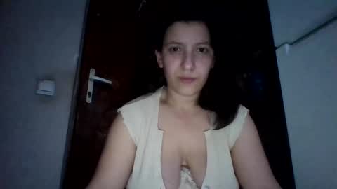 Snapshot of alma_amy chatting on January 4, 8:48 pm Alma online show from January 4, 8:48 pm