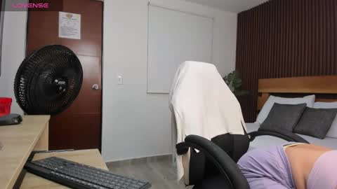 ALMA FENIX  online show from October 2, 1:05 pm