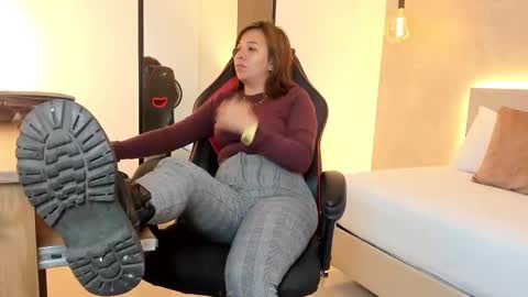 ALMA FENIX  online show from October 9, 12:31 pm