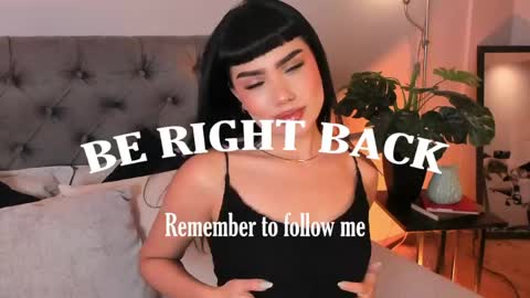 Mia online show from April 24, 1:58 pm