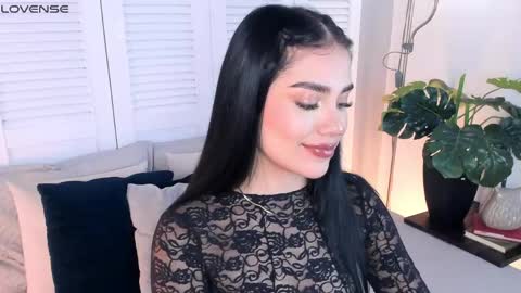 Mia online show from April 25, 1:41 pm