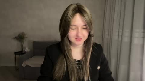 Anna online show from April 25, 8:17 pm