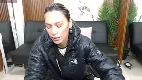 alonddra_tay online show from May 3, 11:46 am