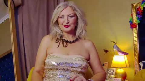 Alura Jenson online show from November 25, 8:20 pm