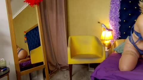 Alura Jenson online show from April 24, 9:06 pm