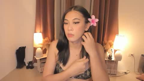 alwina_williams online show from April 23, 5:26 am