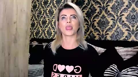 aly online show from January 19, 11:45 am