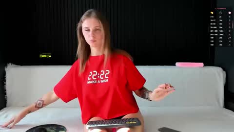 Snapshot of alyona_24 chatting on September 22, 12:58 pm Alena online show from September 22, 12:58 pm