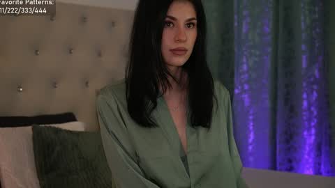 Snapshot of alyonaqueen_ chatting on January 3, 8:22 pm Alyona online show from January 3, 8:22 pm