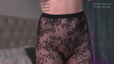 Snapshot of alyonaqueen_ chatting on February 1, 4:14 am Alyona online show from February 1, 4:14 am