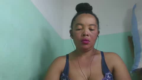 alypierette online show from April 22, 9:50 am