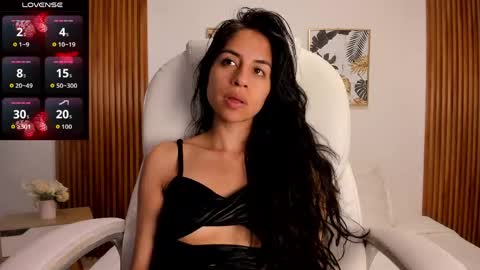 alyssabeauty_ online show from April 20, 9:40 pm