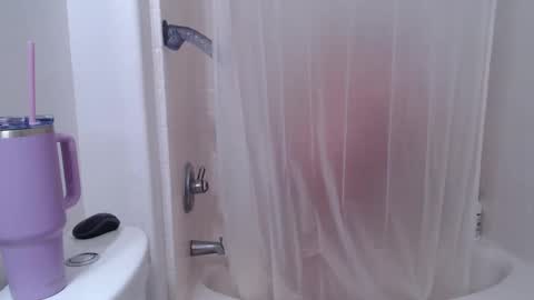 Snapshot of alyssiaamorexo chatting on February 26, 1:54 pm Alyssiaamorexo online show from February 26, 1:54 pm
