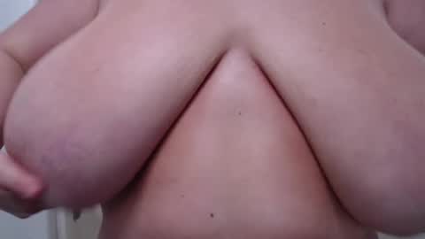 Snapshot of alyssiaamorexo chatting on December 15, 4:04 pm Alyssiaamorexo online show from December 15, 4:04 pm