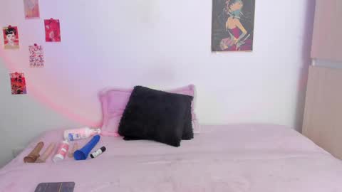 Snapshot of alyxroses chatting on February 27, 10:09 pm online show from February 27, 10:09 pm