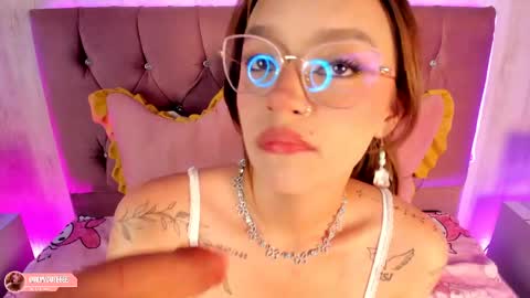 Alyy online show from April 27, 8:50 pm