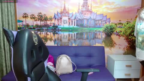 Snapshot of alyy_cute chatting on January 3, 2:08 pm Alyy online show from January 3, 2:08 pm