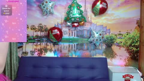 Snapshot of alyy_cute chatting on December 13, 2:27 pm Alyy online show from December 13, 2:27 pm