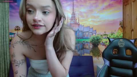 Snapshot of alyy_cute chatting on March 9, 1:15 pm Alyy online show from March 9, 1:15 pm