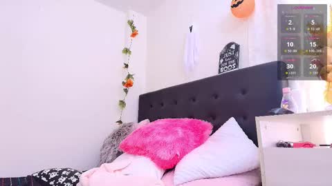 Snapshot of amabella_w chatting on October 11, 7:27 pm Isabella online show from October 11, 7:27 pm