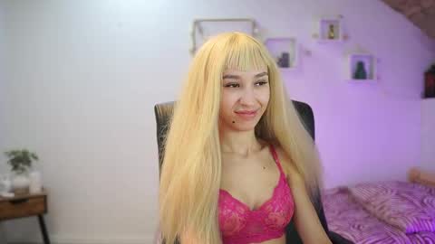 Amai  Liu online show from November 20, 7:15 pm