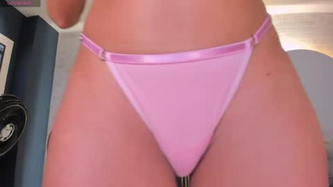 Amalia cruss online show from April 18, 7:18 pm