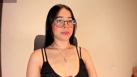 Amalia    real MIA  online show from June 11, 2:33 am