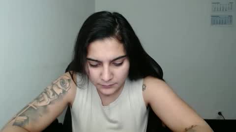 The queen of the biceps  online show from February 5, 9:18 pm