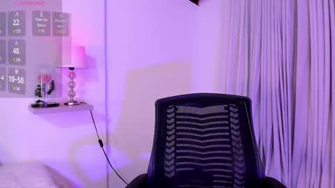 Snapshot of amanda_26 chatting on February 25, 2:03 am Luisa online show from February 25, 2:03 am