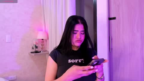 Snapshot of amanda_26 chatting on January 20, 2:43 am Luisa online show from January 20, 2:43 am