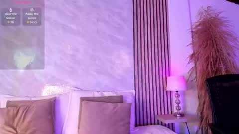 Snapshot of amanda_26 chatting on October 12, 10:34 pm Luisa online show from October 12, 10:34 pm
