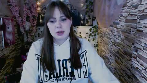 Snapshot of amanda_bright_ chatting on September 19, 7:18 am amanda_bright_ online show from September 19, 7:18 am