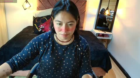 AMANDA FOX online show from April 1, 7:55 pm