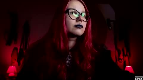 Snapshot of amanita__pantherina chatting on October 16, 10:07 am Goddess Amanita online show from October 16, 10:07 am