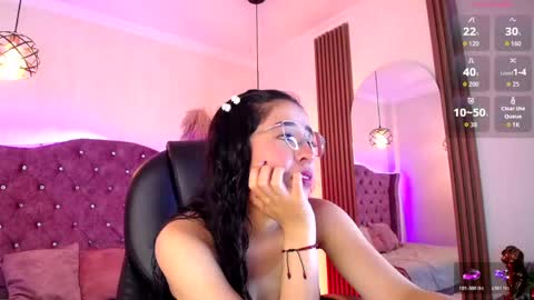 amara_davis1 online show from April 24, 5:10 am