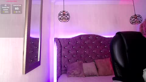 amara_davis1 online show from April 20, 4:15 am