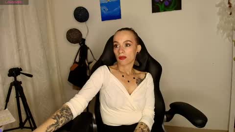 Amara Fey online show from April 23, 12:30 am