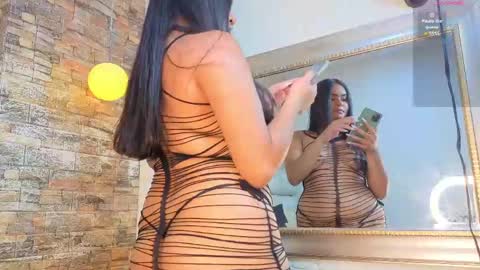 amarahanks_ online show from April 26, 6:44 am