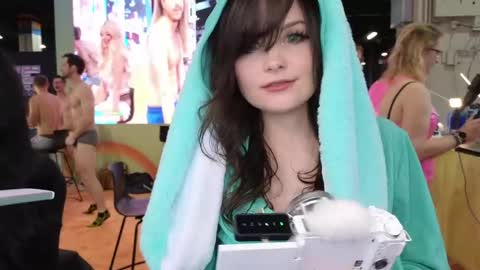 Amara online show from April 12, 6:33 pm