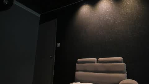 Emily online show from November 19, 11:32 am