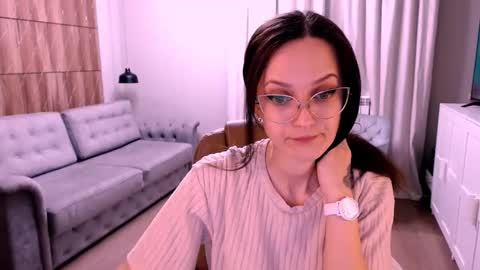 Izza online show from February 5, 1:25 pm