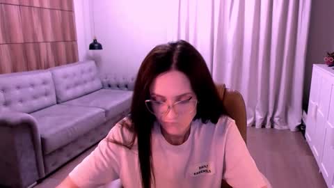 Izza online show from April 19, 1:22 pm