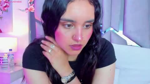 Snapshot of ambar_devon chatting on February 20, 7:41 pm online show from February 20, 7:41 pm