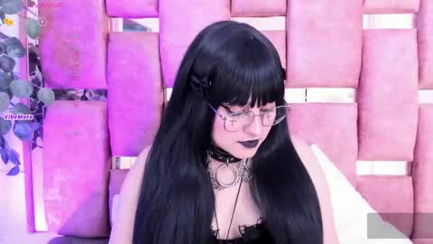 Snapshot of ambar_devon chatting on October 7, 7:07 pm online show from October 7, 7:07 pm