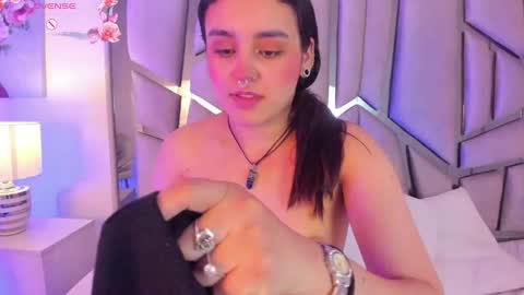 Snapshot of ambar_devon chatting on January 11, 7:05 pm online show from January 11, 7:05 pm
