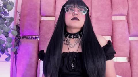 Snapshot of ambar_devon chatting on September 25, 7:12 pm online show from September 25, 7:12 pm
