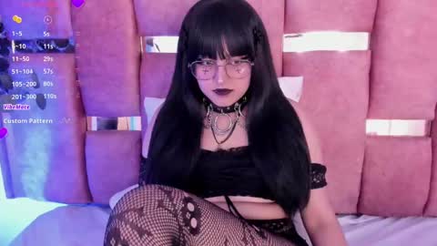 Snapshot of ambar_devon chatting on September 19, 7:13 pm online show from September 19, 7:13 pm