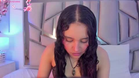 Snapshot of ambar_devon chatting on February 1, 7:13 pm online show from February 1, 7:13 pm