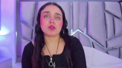 Snapshot of ambar_devon chatting on February 17, 7:12 pm online show from February 17, 7:12 pm